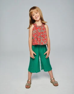 Pretty In Fabulous By Hairdo | Mono Crown | Children's Wig -Wig Discount Store KIDZ PrettyInFabulous Model Front2