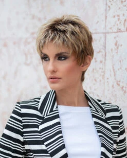 Penelope Wig Petite By Envy