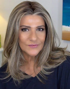 Nice Move Wig By Raquel Welch -Wig Discount Store RWNiceMove1 SSCappuccino